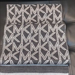 MK scarf